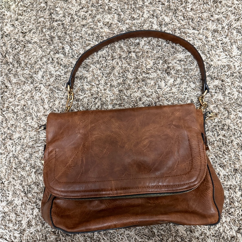 Chic Tan Leather Shoulder Bag